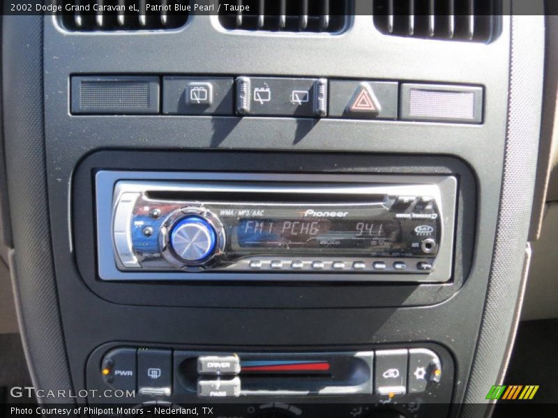 Patriot Blue Pearl / Taupe 2002 Dodge Grand Caravan eL