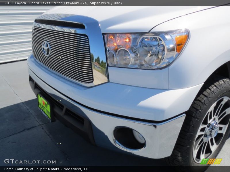 Super White / Black 2012 Toyota Tundra Texas Edition CrewMax 4x4