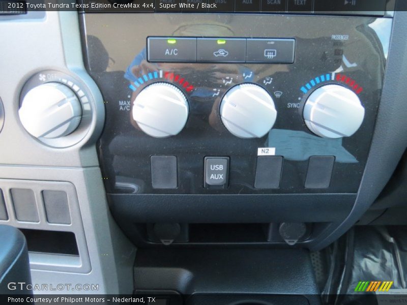 Super White / Black 2012 Toyota Tundra Texas Edition CrewMax 4x4