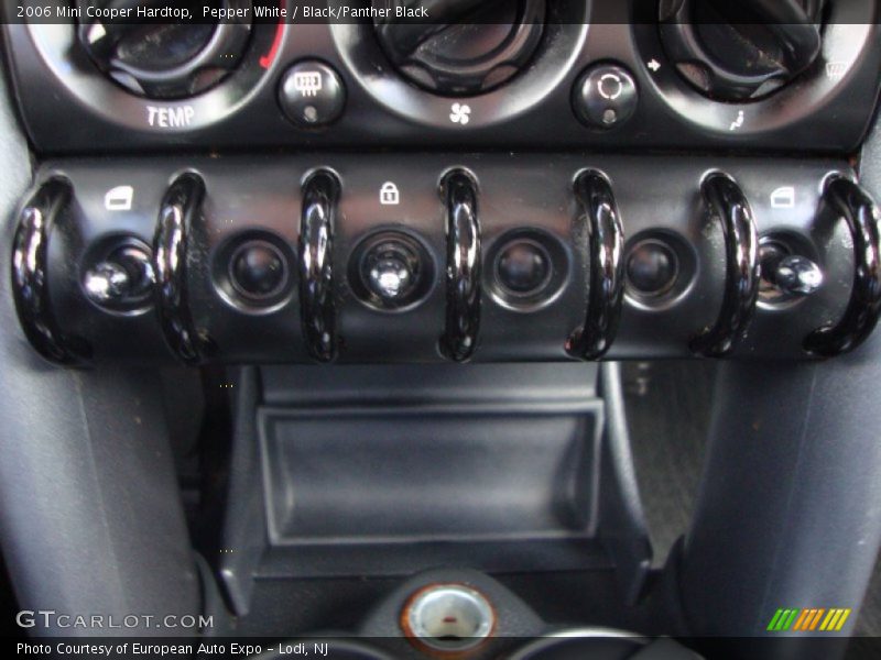 Pepper White / Black/Panther Black 2006 Mini Cooper Hardtop