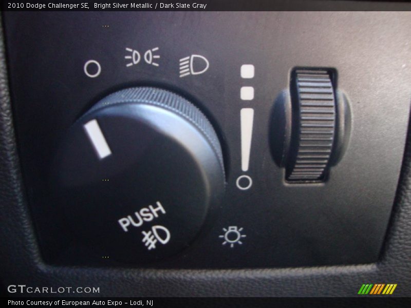 Bright Silver Metallic / Dark Slate Gray 2010 Dodge Challenger SE