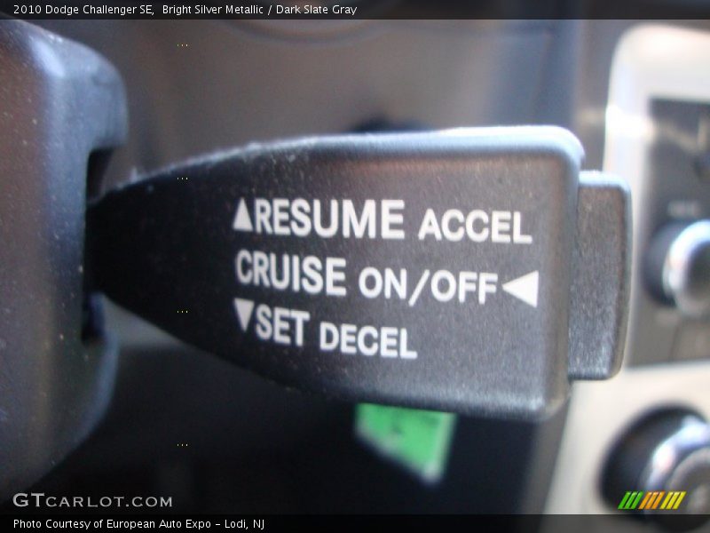 Bright Silver Metallic / Dark Slate Gray 2010 Dodge Challenger SE