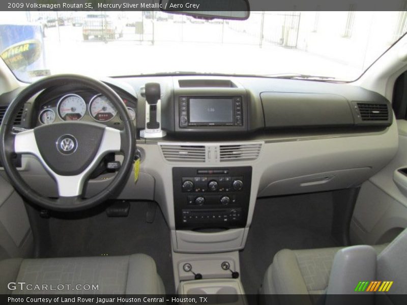 Mercury Sliver Metallic / Aero Grey 2009 Volkswagen Routan SE