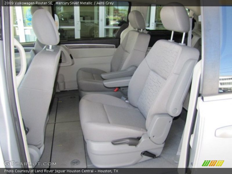 Mercury Sliver Metallic / Aero Grey 2009 Volkswagen Routan SE