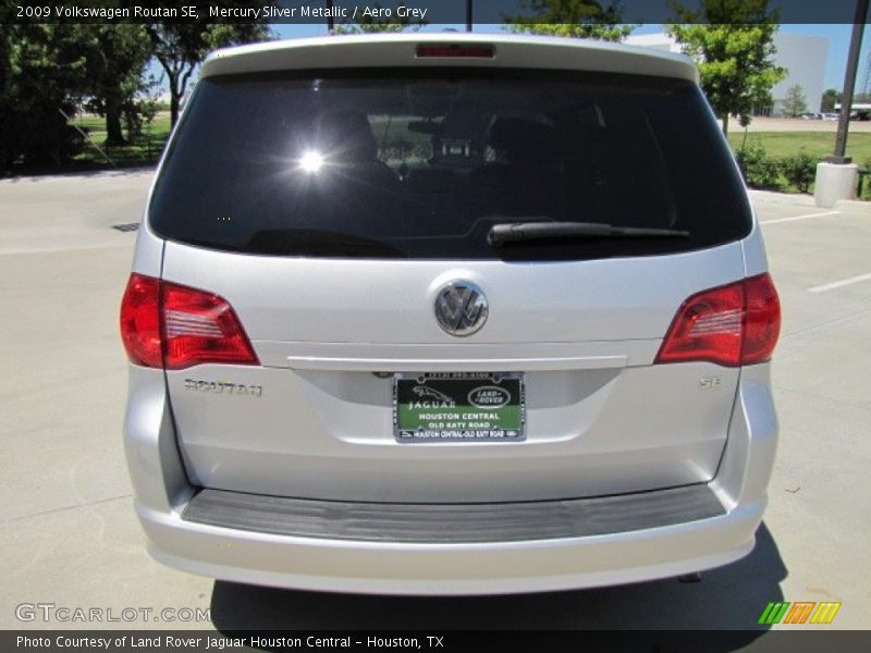 Mercury Sliver Metallic / Aero Grey 2009 Volkswagen Routan SE