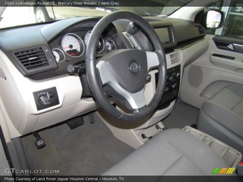 Mercury Sliver Metallic / Aero Grey 2009 Volkswagen Routan SE