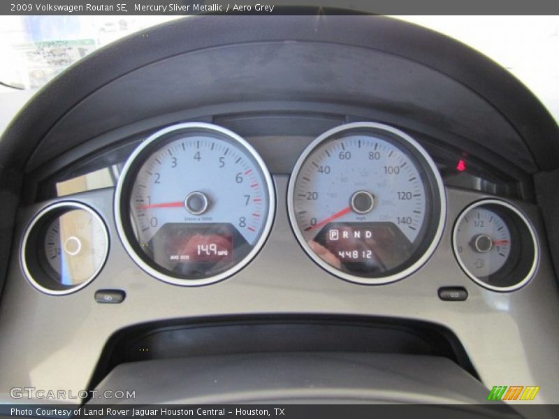 Mercury Sliver Metallic / Aero Grey 2009 Volkswagen Routan SE