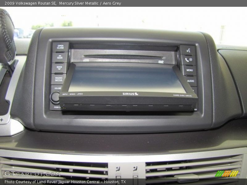 Mercury Sliver Metallic / Aero Grey 2009 Volkswagen Routan SE