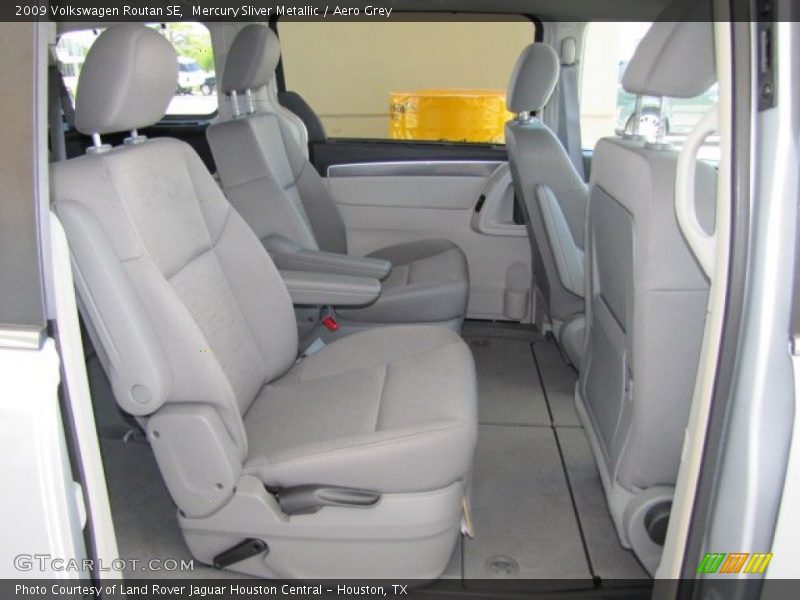 Mercury Sliver Metallic / Aero Grey 2009 Volkswagen Routan SE