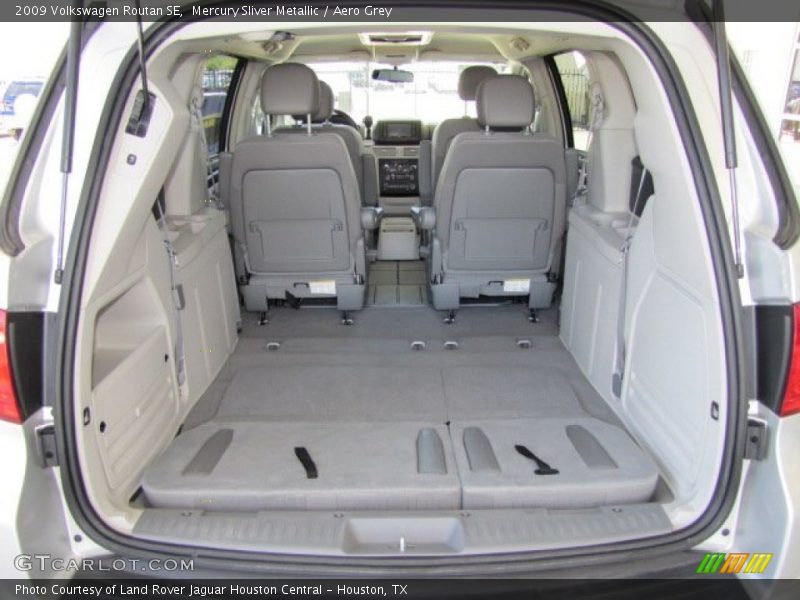 Mercury Sliver Metallic / Aero Grey 2009 Volkswagen Routan SE