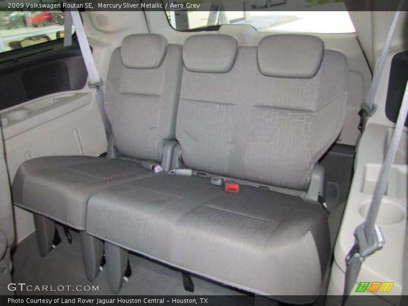 Mercury Sliver Metallic / Aero Grey 2009 Volkswagen Routan SE
