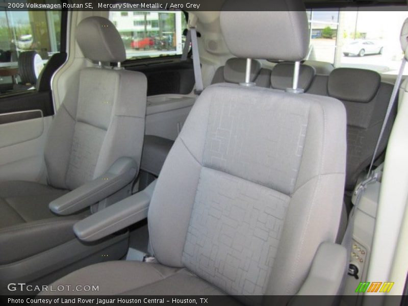 Mercury Sliver Metallic / Aero Grey 2009 Volkswagen Routan SE