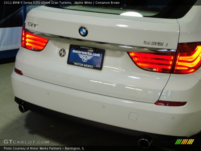 Alpine White / Cinnamon Brown 2011 BMW 5 Series 535i xDrive Gran Turismo