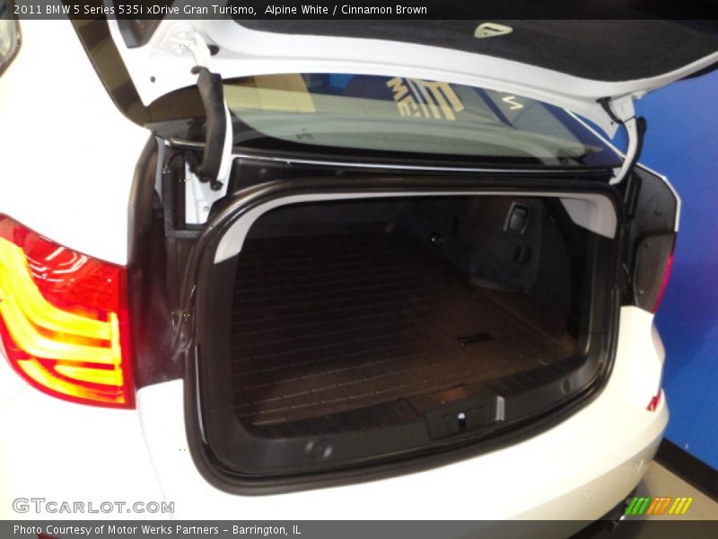 Alpine White / Cinnamon Brown 2011 BMW 5 Series 535i xDrive Gran Turismo