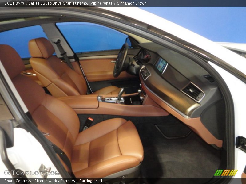 Alpine White / Cinnamon Brown 2011 BMW 5 Series 535i xDrive Gran Turismo