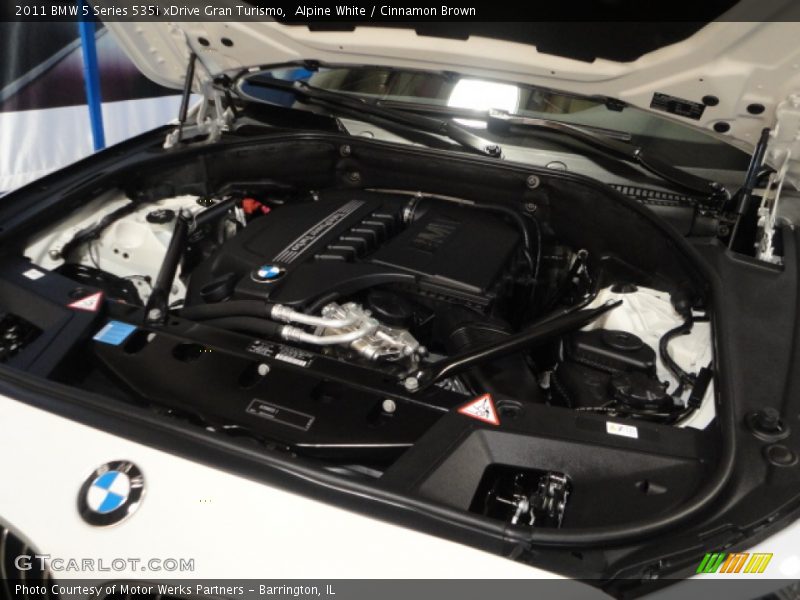 Alpine White / Cinnamon Brown 2011 BMW 5 Series 535i xDrive Gran Turismo