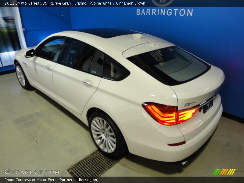 Alpine White / Cinnamon Brown 2011 BMW 5 Series 535i xDrive Gran Turismo