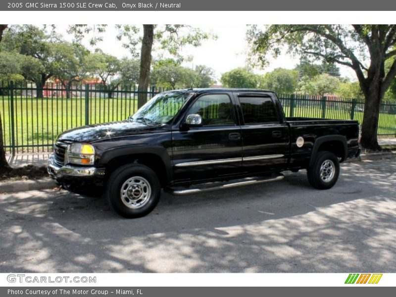 Onyx Black / Neutral 2005 GMC Sierra 1500 SLE Crew Cab
