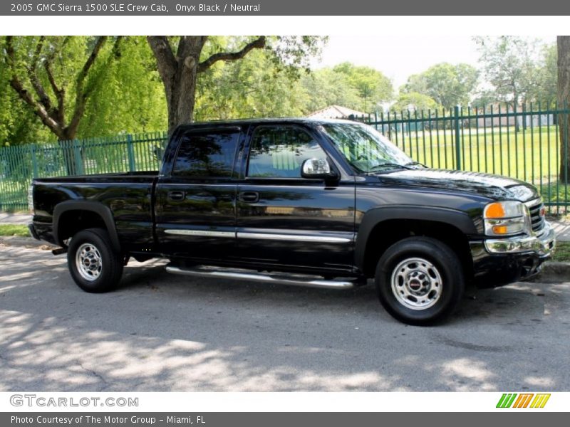 Onyx Black / Neutral 2005 GMC Sierra 1500 SLE Crew Cab