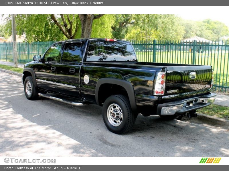 Onyx Black / Neutral 2005 GMC Sierra 1500 SLE Crew Cab