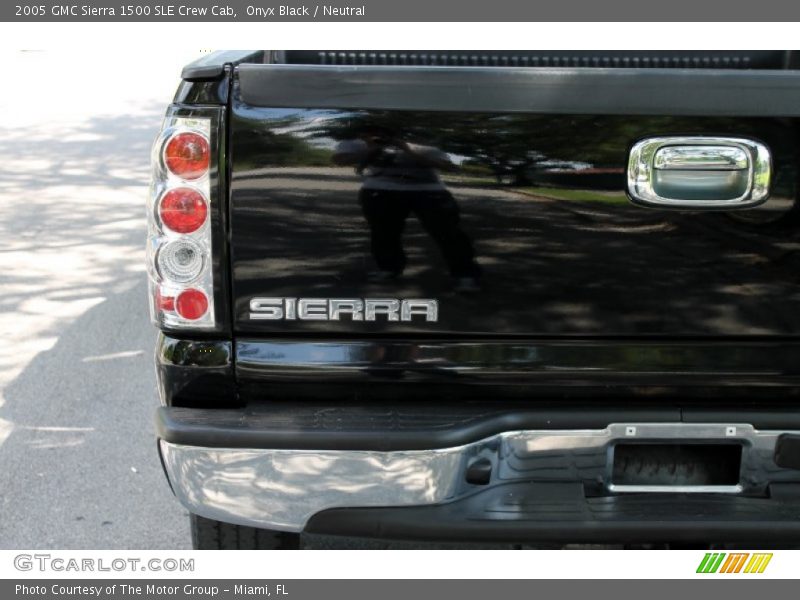 Onyx Black / Neutral 2005 GMC Sierra 1500 SLE Crew Cab