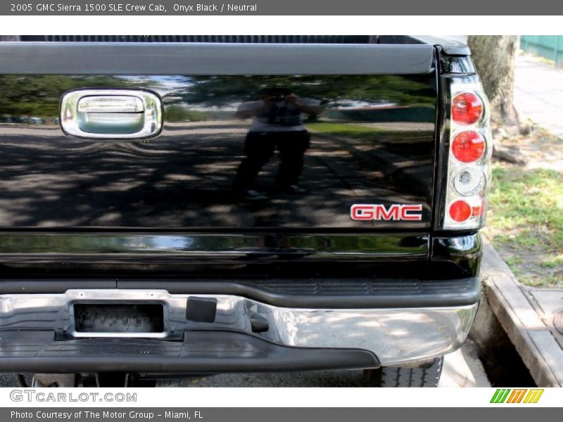 Onyx Black / Neutral 2005 GMC Sierra 1500 SLE Crew Cab
