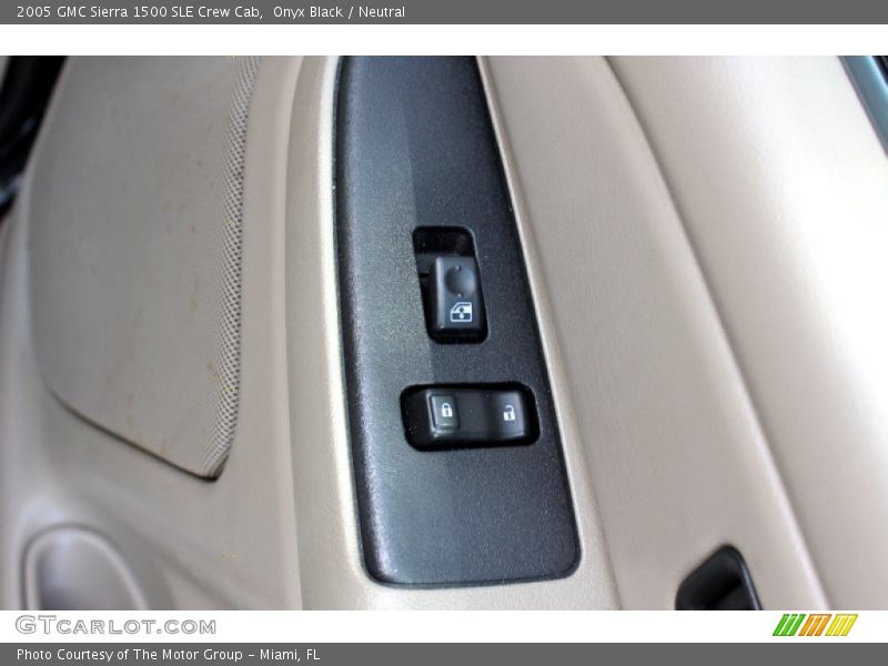 Onyx Black / Neutral 2005 GMC Sierra 1500 SLE Crew Cab