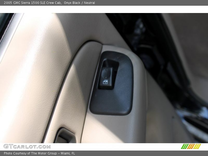 Onyx Black / Neutral 2005 GMC Sierra 1500 SLE Crew Cab