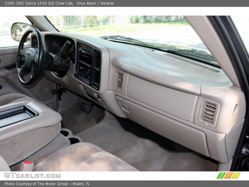 Onyx Black / Neutral 2005 GMC Sierra 1500 SLE Crew Cab
