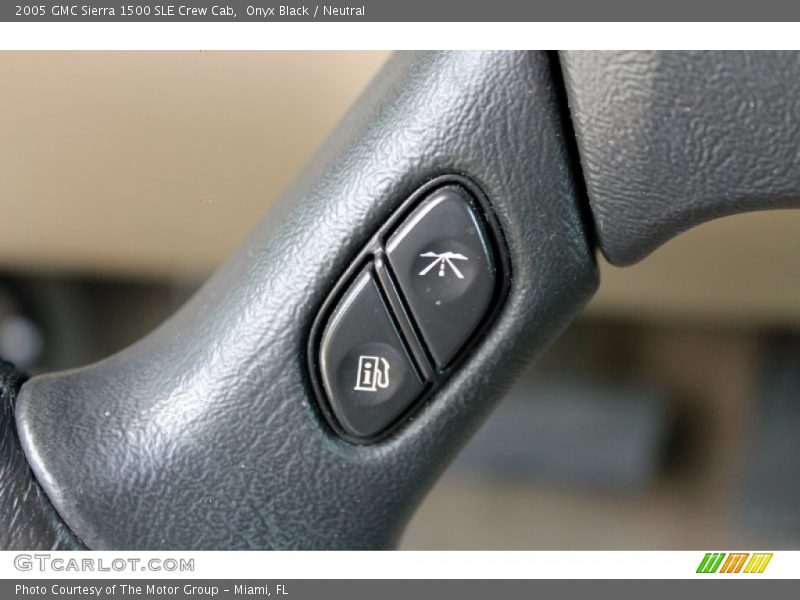 Onyx Black / Neutral 2005 GMC Sierra 1500 SLE Crew Cab