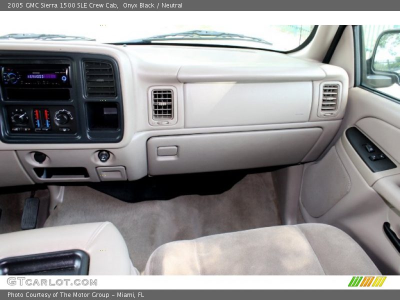 Onyx Black / Neutral 2005 GMC Sierra 1500 SLE Crew Cab