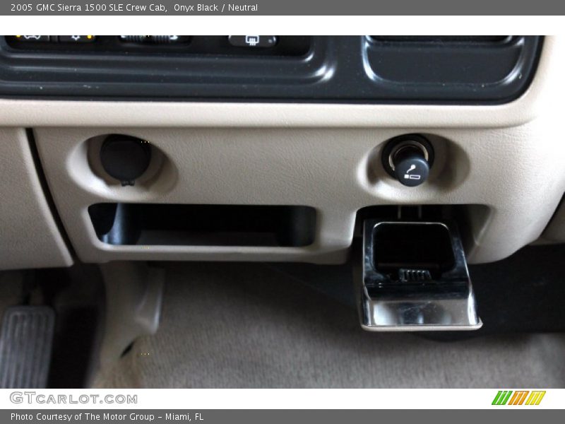 Onyx Black / Neutral 2005 GMC Sierra 1500 SLE Crew Cab