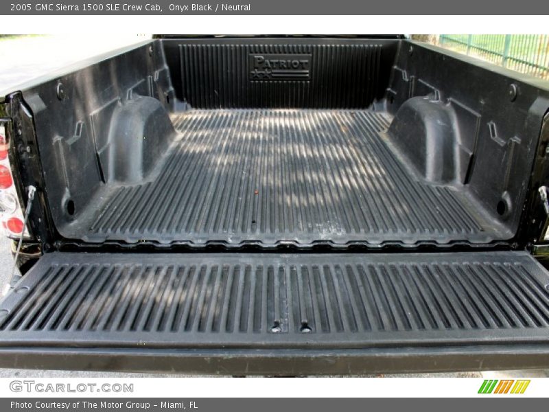 Onyx Black / Neutral 2005 GMC Sierra 1500 SLE Crew Cab