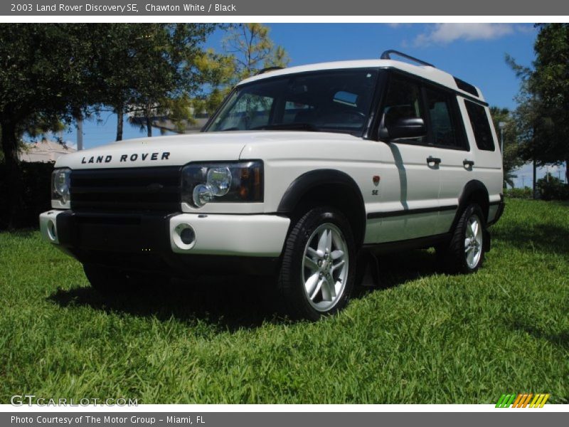 Chawton White / Black 2003 Land Rover Discovery SE