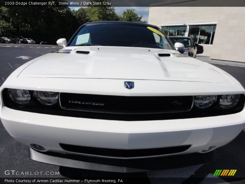Stone White / Dark Slate Gray 2009 Dodge Challenger R/T