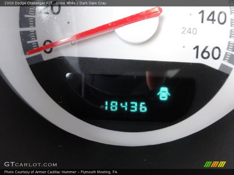 Stone White / Dark Slate Gray 2009 Dodge Challenger R/T