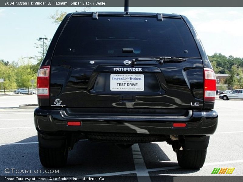 Super Black / Beige 2004 Nissan Pathfinder LE Platinum