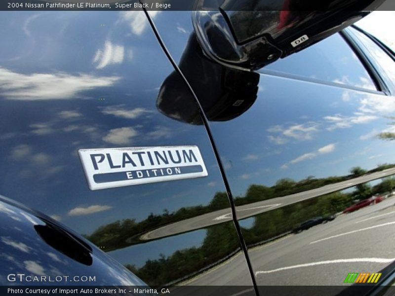 Super Black / Beige 2004 Nissan Pathfinder LE Platinum