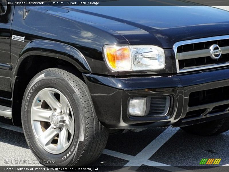 Super Black / Beige 2004 Nissan Pathfinder LE Platinum