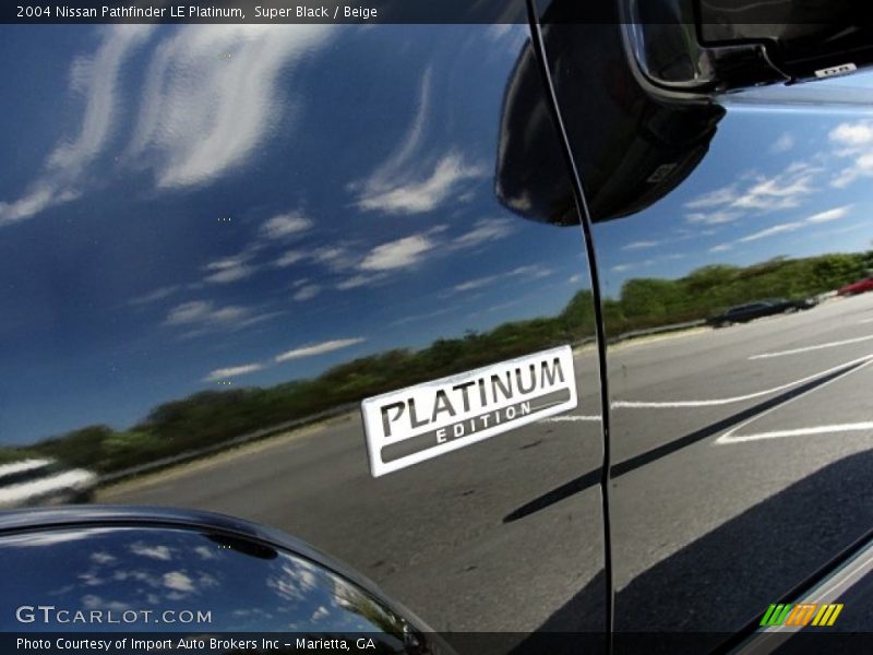 Super Black / Beige 2004 Nissan Pathfinder LE Platinum