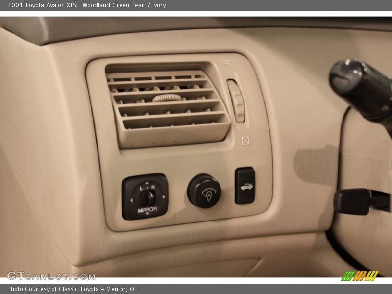Woodland Green Pearl / Ivory 2001 Toyota Avalon XLS