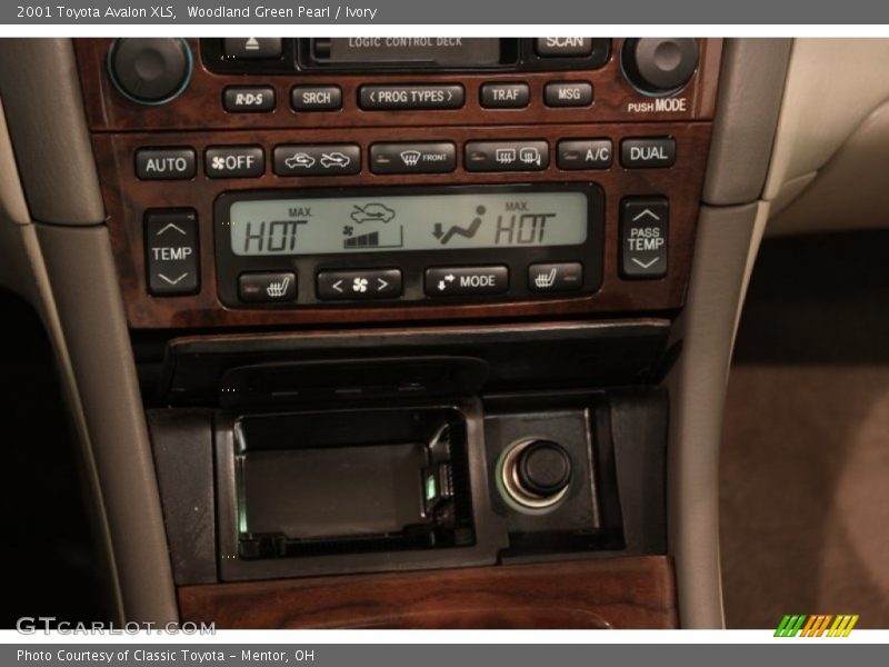 Woodland Green Pearl / Ivory 2001 Toyota Avalon XLS