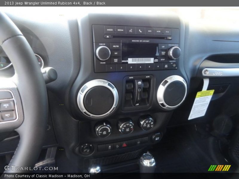 Black / Black 2013 Jeep Wrangler Unlimited Rubicon 4x4