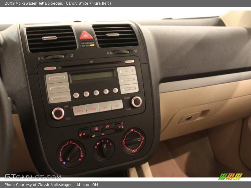 Candy White / Pure Beige 2009 Volkswagen Jetta S Sedan
