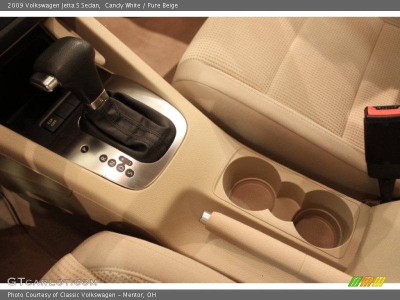 Candy White / Pure Beige 2009 Volkswagen Jetta S Sedan