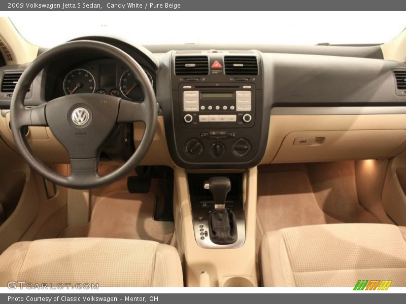 Candy White / Pure Beige 2009 Volkswagen Jetta S Sedan