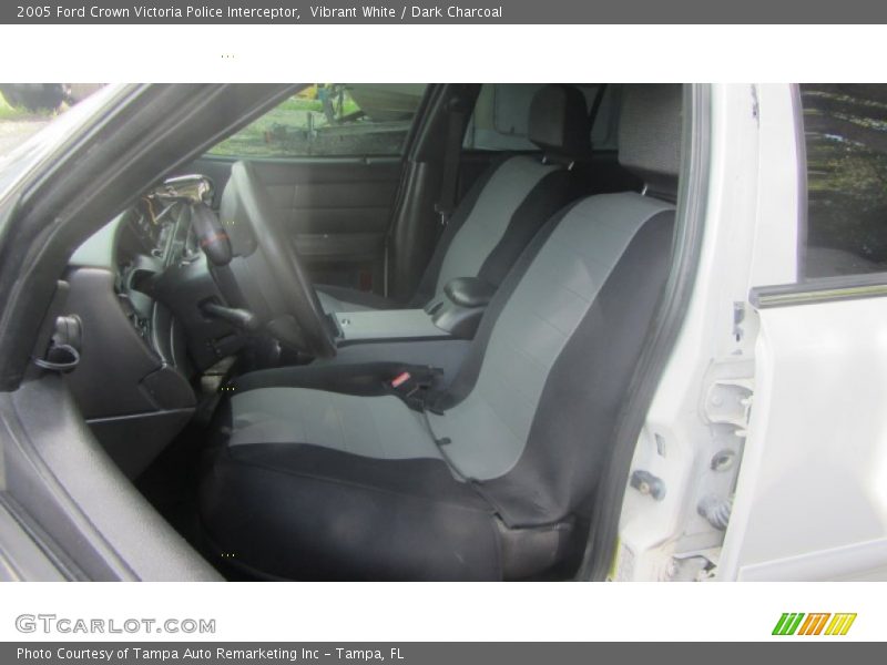 Vibrant White / Dark Charcoal 2005 Ford Crown Victoria Police Interceptor
