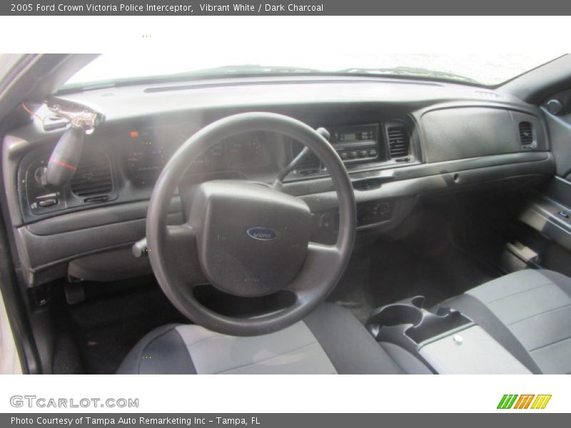 Vibrant White / Dark Charcoal 2005 Ford Crown Victoria Police Interceptor