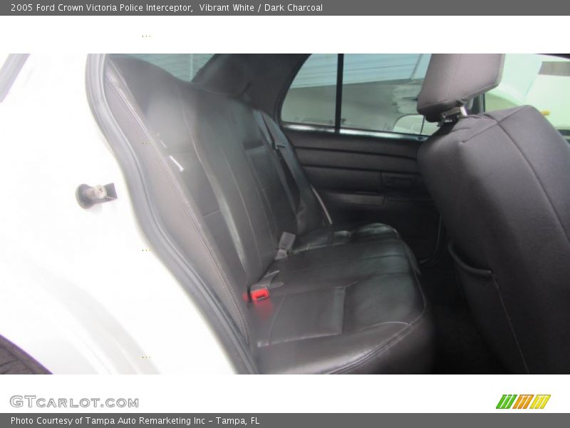 Vibrant White / Dark Charcoal 2005 Ford Crown Victoria Police Interceptor