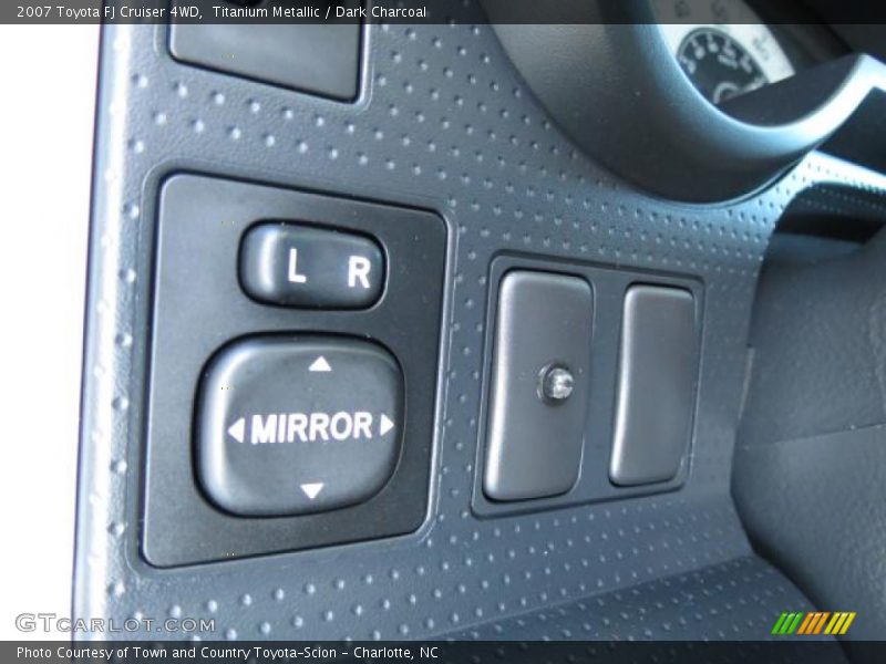 Titanium Metallic / Dark Charcoal 2007 Toyota FJ Cruiser 4WD